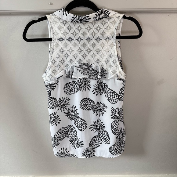 Candie’s Pineapple Print Sleeveless Top - Black & White Collared Button Up - Picture 2 of 6